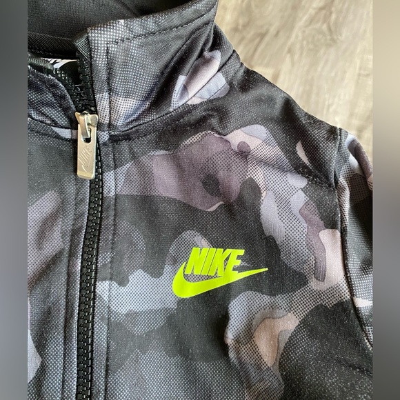 Nike Sportswear Kids Zipper Jacket Sweater Size 7 - Picture 7 of 9